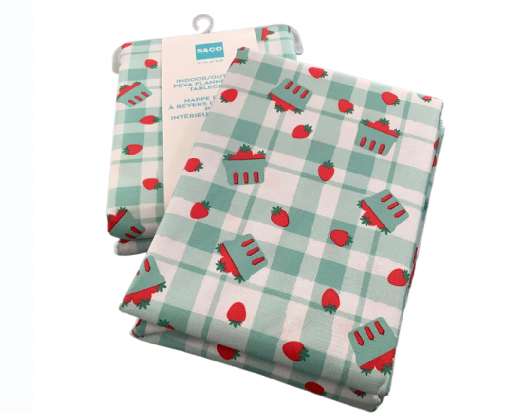 Indoor/Outdoor Peva Flannel Back Tablecloth-Strawberries